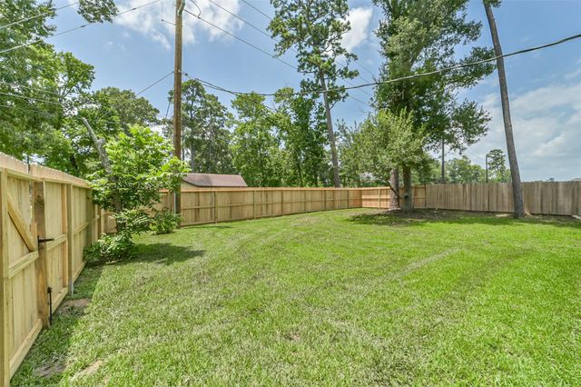 2022 Silver Moon Trail, Crosby, TX 77532