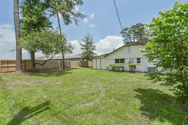 2022 Silver Moon Trail, Crosby, TX 77532