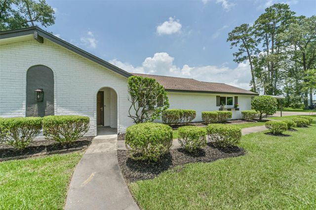 2022 Silver Moon Trail, Crosby, TX 77532