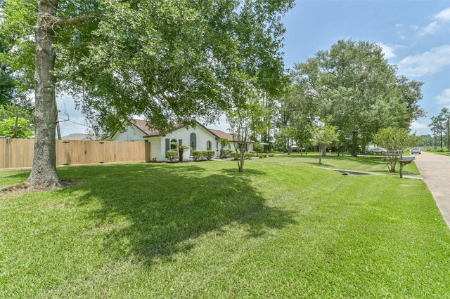 2022 Silver Moon Trail, Crosby, TX 77532