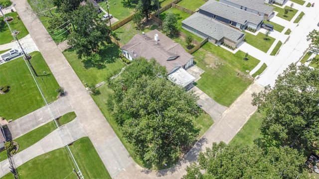 2022 Silver Moon Trail, Crosby, TX 77532
