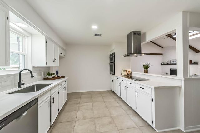 2022 Silver Moon Trail, Crosby, TX 77532
