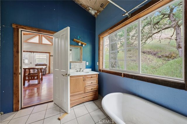6400 Scotts Valley, Lakeport, CA 95453