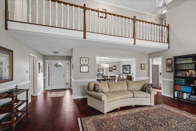 8809 FOREST BREEZE DR, Memphis, TN 38018