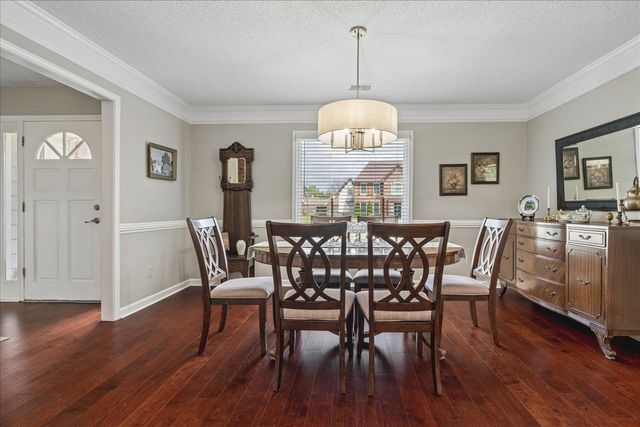 8809 FOREST BREEZE DR, Memphis, TN 38018