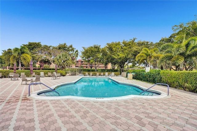 7360 NW 1st Street 205, Margate, FL 33063