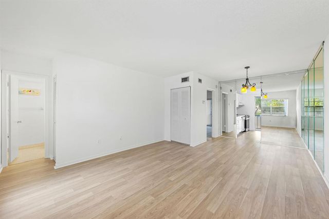7360 NW 1st Street 205, Margate, FL 33063