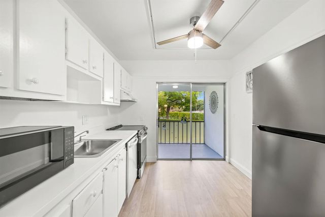 7360 NW 1st Street 205, Margate, FL 33063