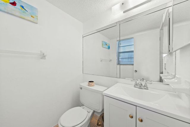 7360 NW 1st Street 205, Margate, FL 33063