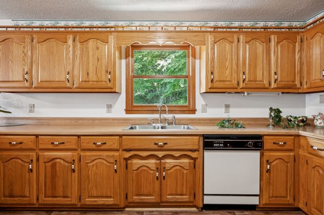 8663 Dog Branch Rd, Mount Pleasant, TN 38474