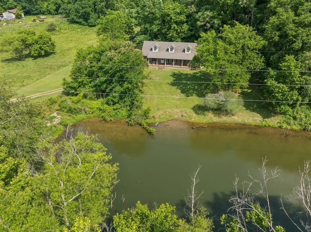 8663 Dog Branch Rd, Mount Pleasant, TN 38474