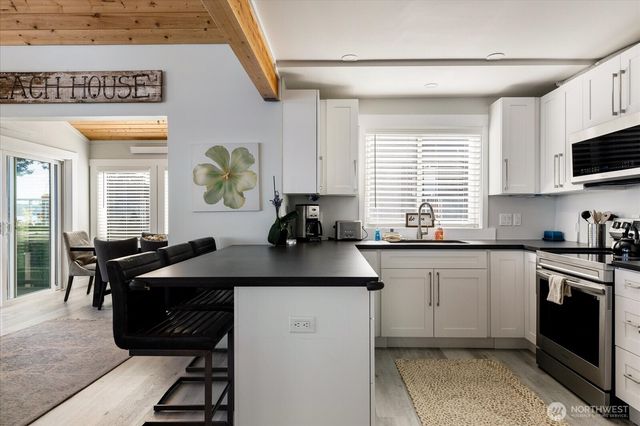 159 Harrington Lagoon Road, Coupeville, WA 98239