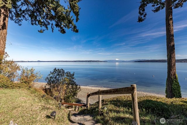 159 Harrington Lagoon Road, Coupeville, WA 98239