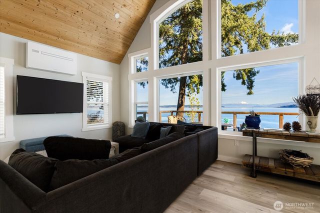 159 Harrington Lagoon Road, Coupeville, WA 98239