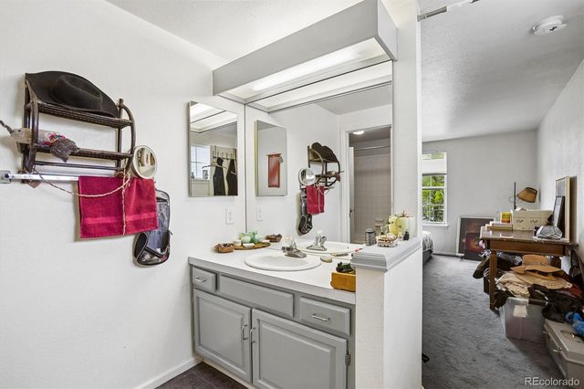 7509 S IVANHOE Circle, Centennial, CO 80112