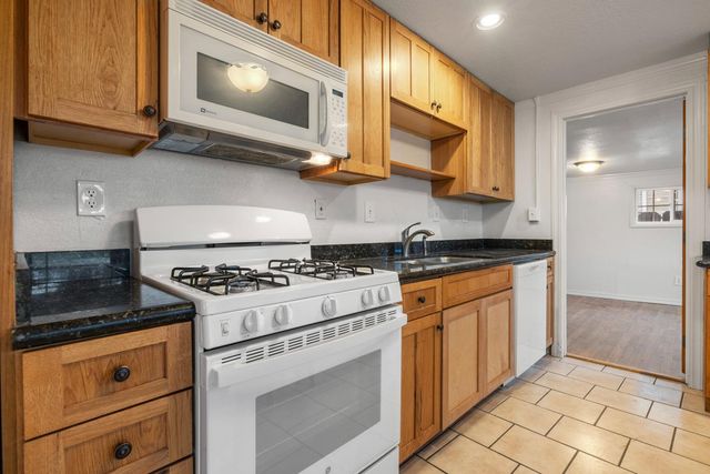 30000 Kasson Rd 2K4 Sunset Dr, Tracy, CA 95304