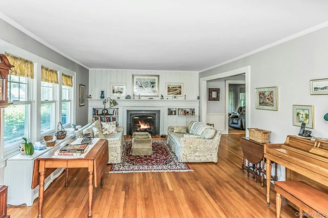 53 Burr Avenue, Northport, NY 11768