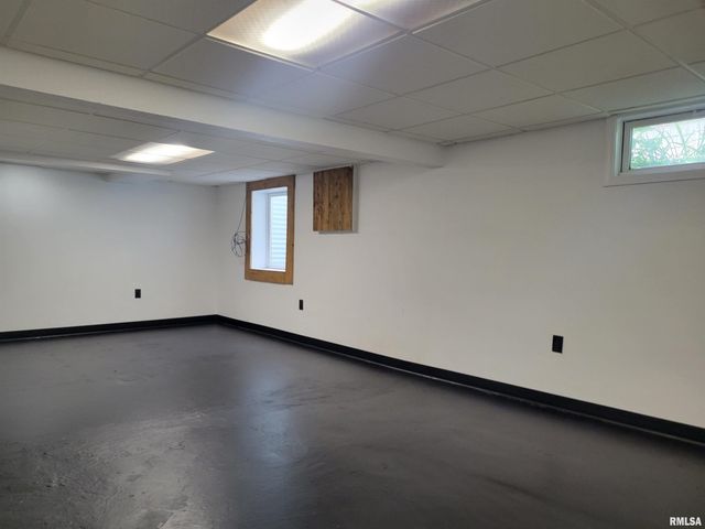 1102 COOLIDGE Avenue, Pekin, IL 61554