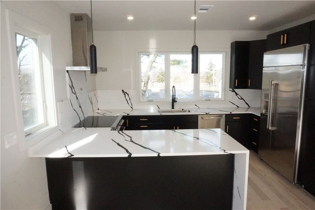 152 Colonial Road, Providence, RI 02906