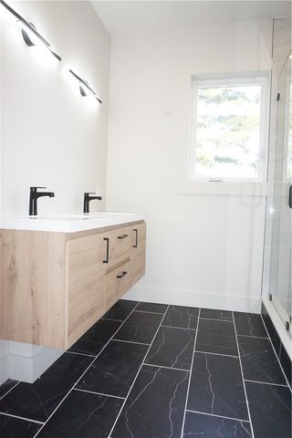 152 Colonial Road, Providence, RI 02906