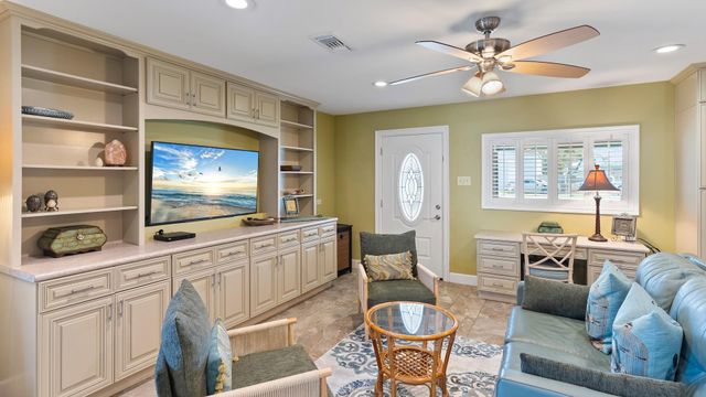 1118 Grand Caillou, Houma, LA 70363