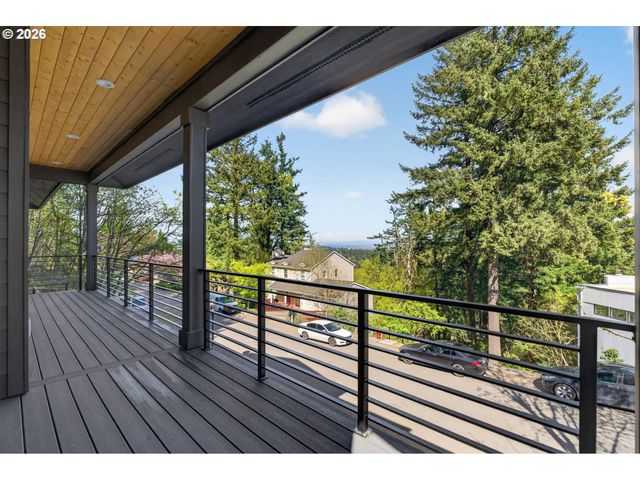 12 HIDALGO St, Lake Oswego, OR 97035