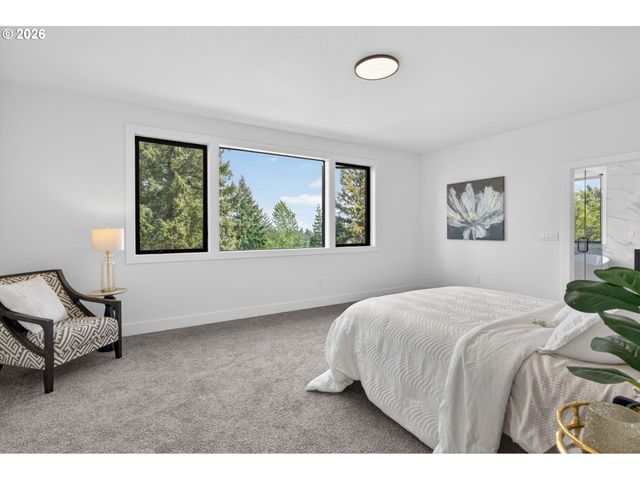 12 HIDALGO St, Lake Oswego, OR 97035
