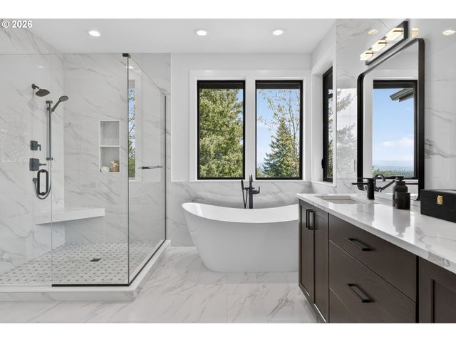 12 HIDALGO St, Lake Oswego, OR 97035