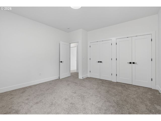 12 HIDALGO St, Lake Oswego, OR 97035