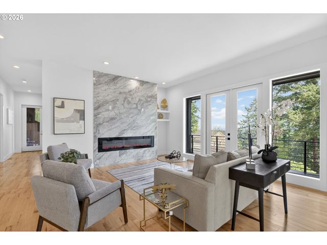 12 HIDALGO St, Lake Oswego, OR 97035