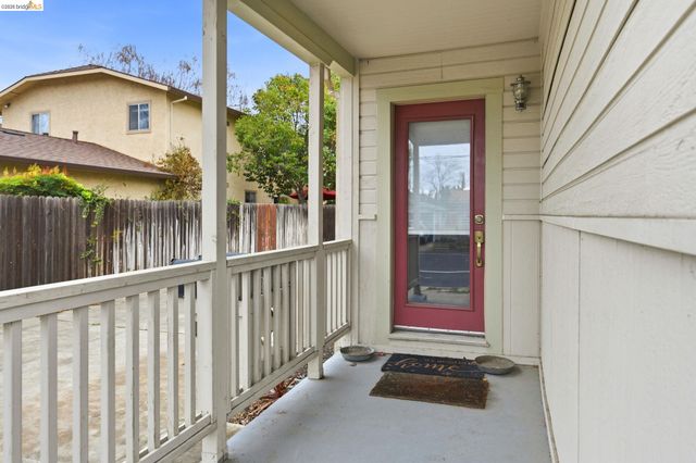 2155 Chestnut St, Livermore, CA 94551