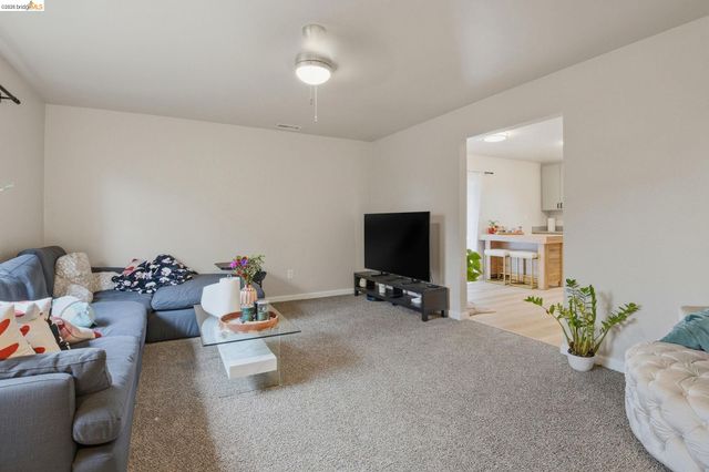 2155 Chestnut St, Livermore, CA 94551