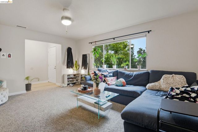 2155 Chestnut St, Livermore, CA 94551