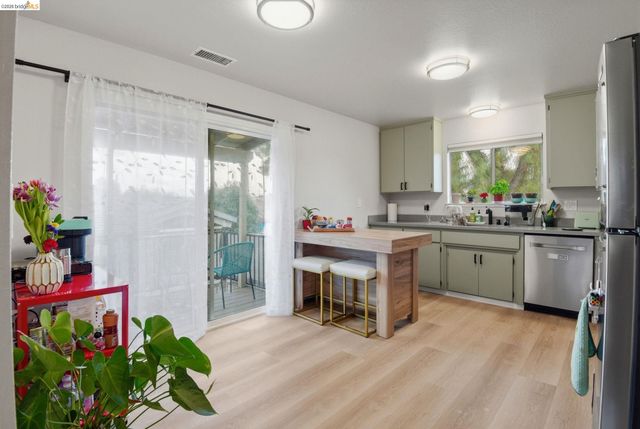 2155 Chestnut St, Livermore, CA 94551