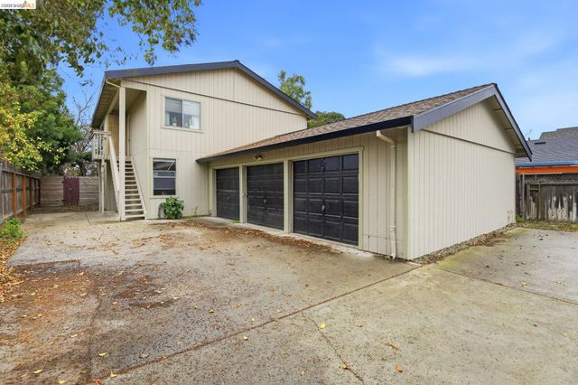 2155 Chestnut St, Livermore, CA 94551