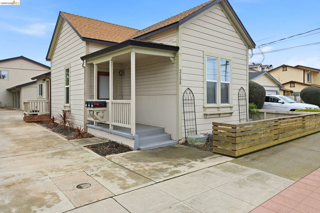 2155 Chestnut St, Livermore, CA 94551