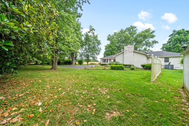 3086 Highway 76, Adams, TN 37010