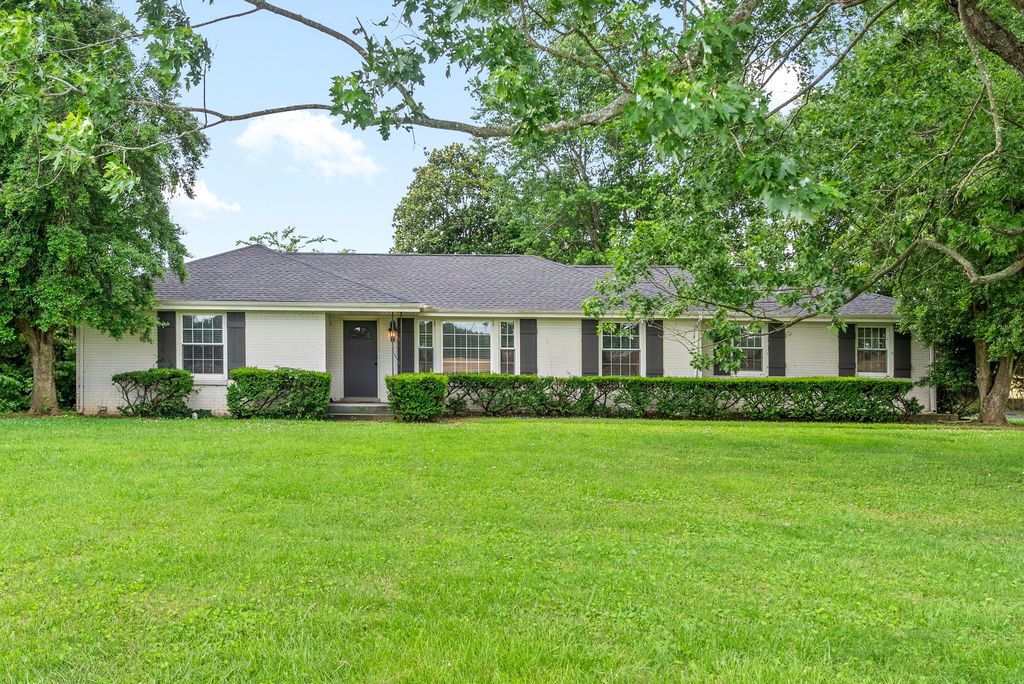 3086 Highway 76, Adams, TN 37010