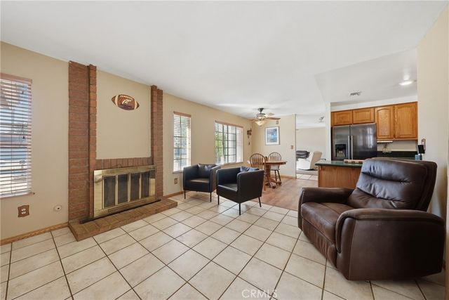 100 Amber Court, Redlands, CA 92374