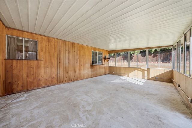 100 Amber Court, Redlands, CA 92374