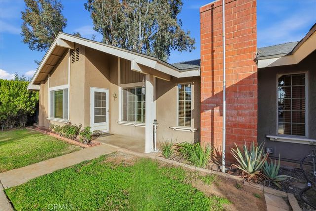 100 Amber Court, Redlands, CA 92374