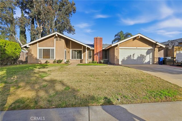 100 Amber Court, Redlands, CA 92374