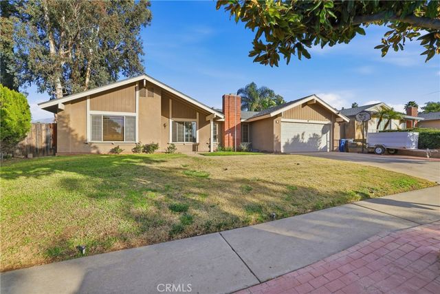 100 Amber Court, Redlands, CA 92374