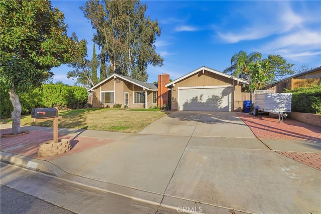 100 Amber Court, Redlands, CA 92374