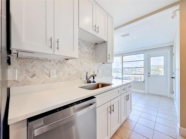 5925 SHORE BOULEVARD S 107, Gulfport, FL 33707