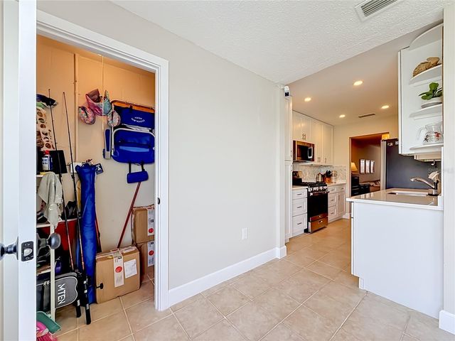 5925 SHORE BOULEVARD S 107, Gulfport, FL 33707
