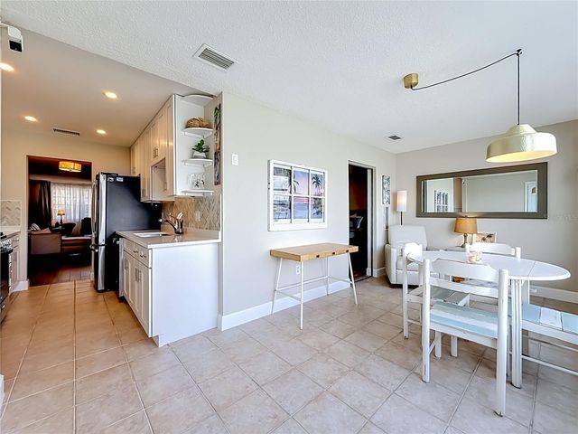 5925 SHORE BOULEVARD S 107, Gulfport, FL 33707