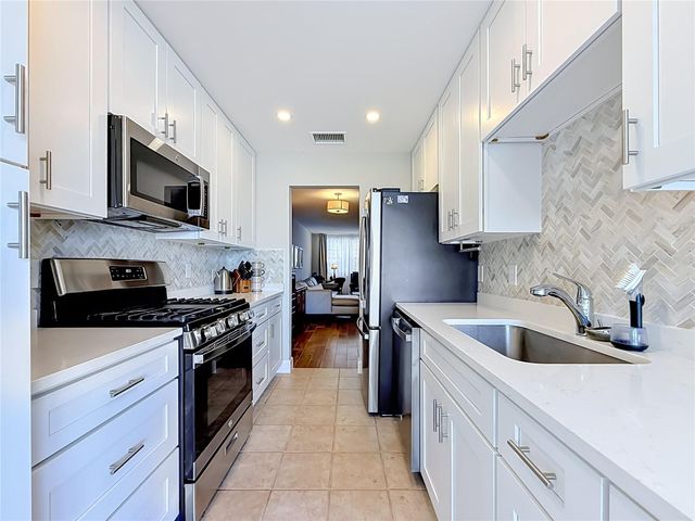 5925 SHORE BOULEVARD S 107, Gulfport, FL 33707