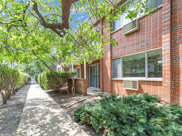 1156 Osterman Avenue B, Deerfield, IL 60015