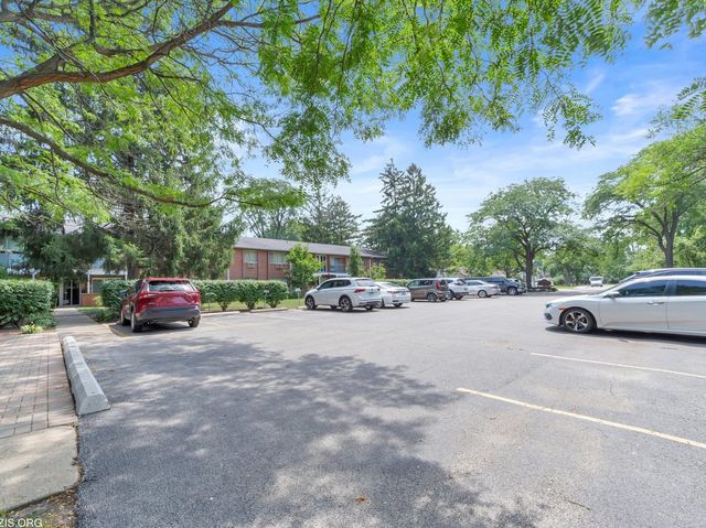 1156 Osterman Avenue B, Deerfield, IL 60015